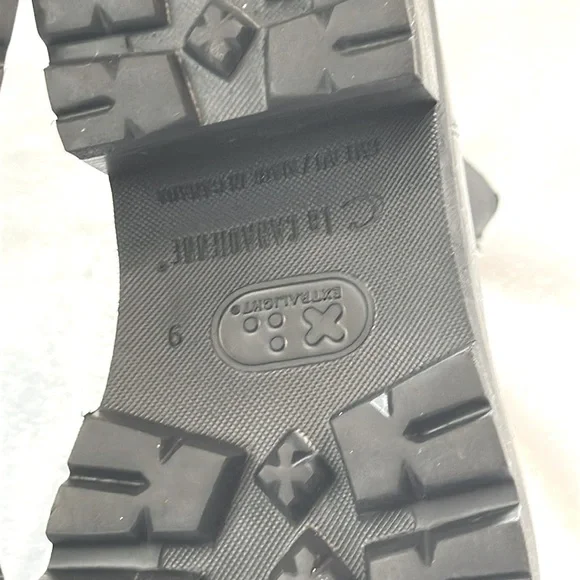 C La CANADIENNE Patent Leather Black  Boots, Size 9 - Picture 13 of 14